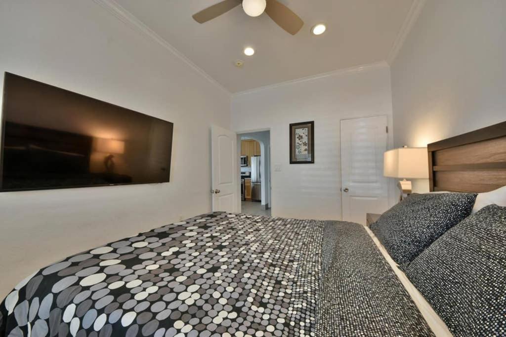 1000#1 Contemporary Home W/ Parking, Grill, & Ac! Newport Beach Exterior photo
