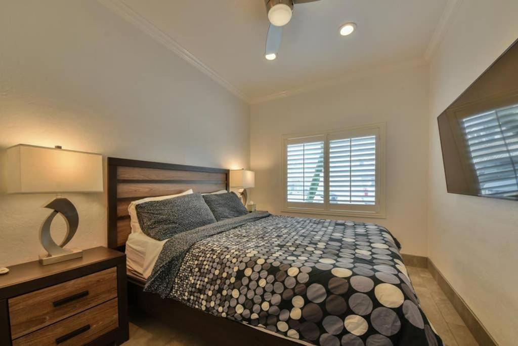 1000#1 Contemporary Home W/ Parking, Grill, & Ac! Newport Beach Exterior photo